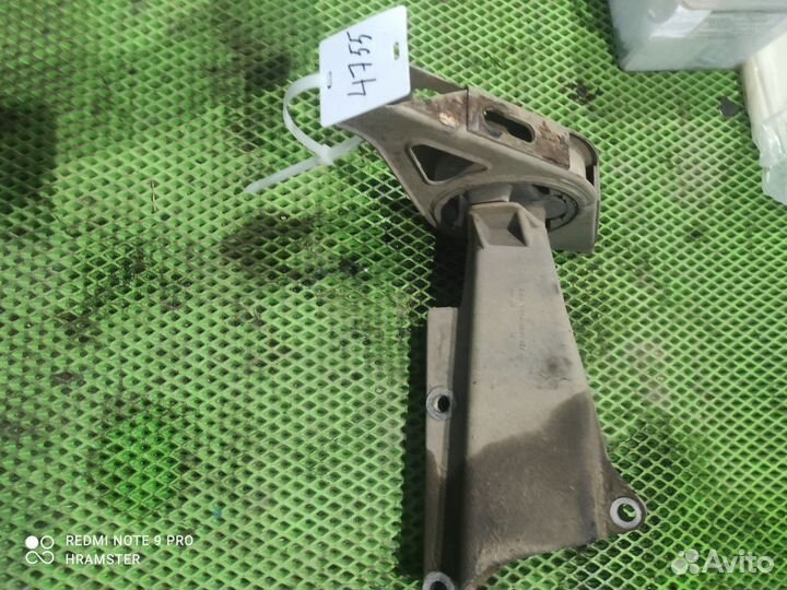 Кронштейн двигателя калина