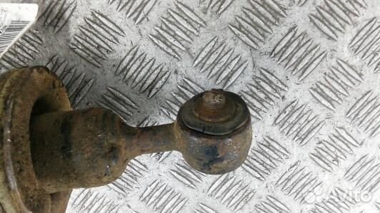 Стойка передняя правая nissan navara D40 (80Z13N50