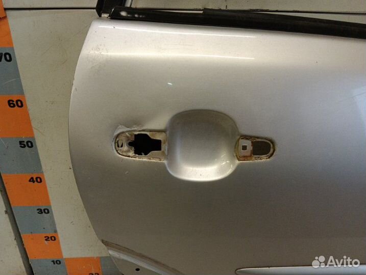 Дверь задняя правая Pontiac Vibe