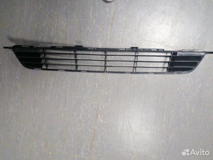 Решетка радиатора Toyota Corolla
