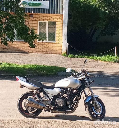 Yamaha XJR 1200