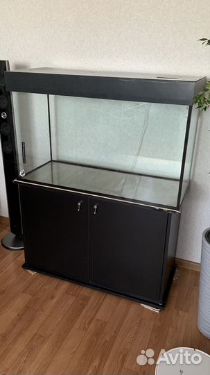 Аквариум с тумбой