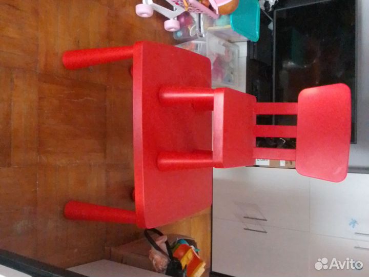 Стол детский пластиковый и стул