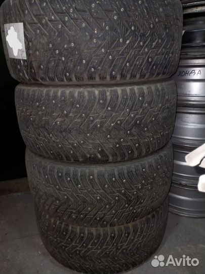 Nokian Tyres Hakkapeliitta 8 235/45 R18 98T