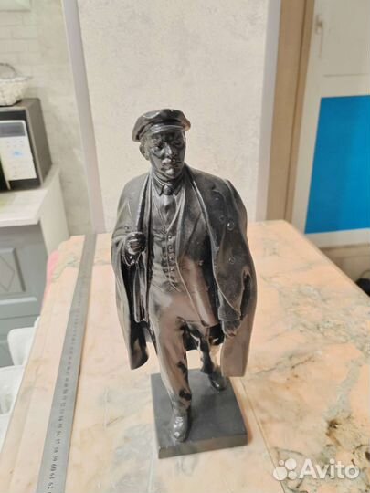 Статуэтка Ленина