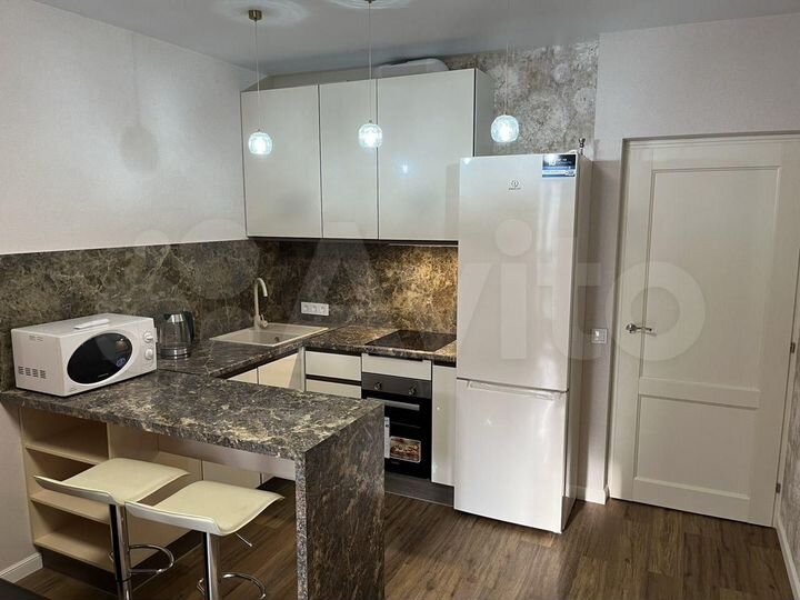 2-к. квартира, 42 м², 3/18 эт.