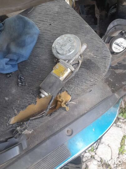 Моторчик стеклоподъемника isuzu elf