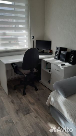 Стол письменный