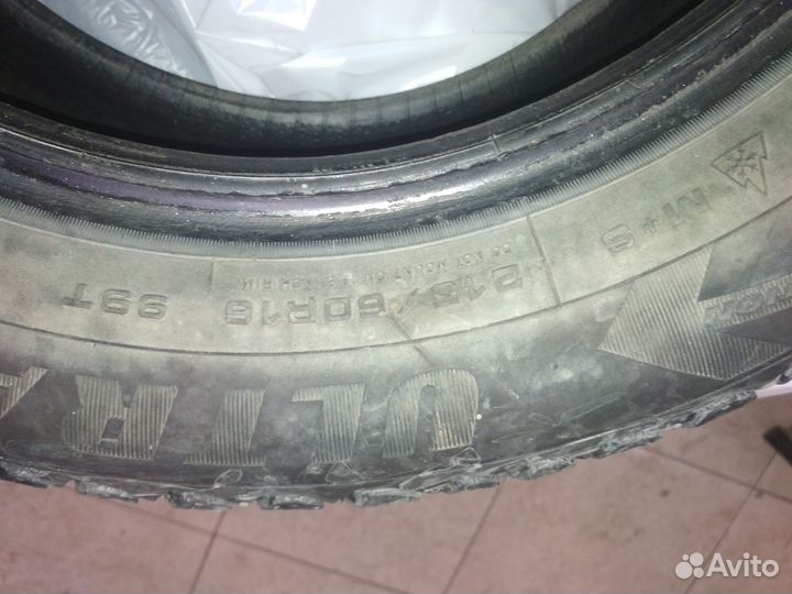 Goodyear Ultra Grip Ice Arctic 2 215/60 R16 99T