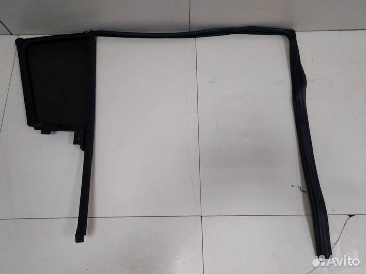 Стекло двери задней левой форточка Kia Sportage 3