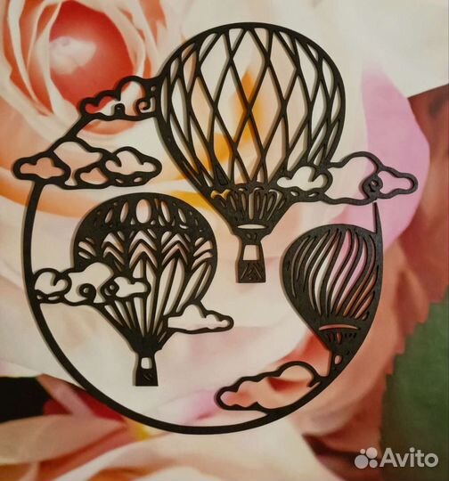 Резное панно из дерева