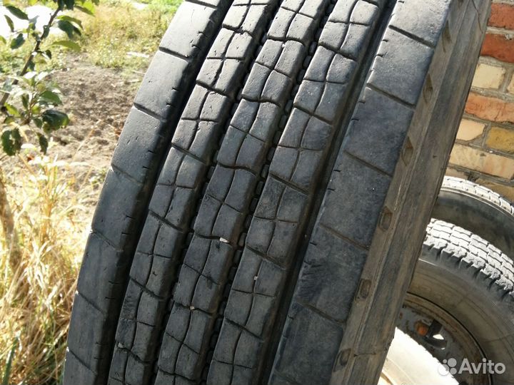 Шина грузовая 215 75 r 17.5