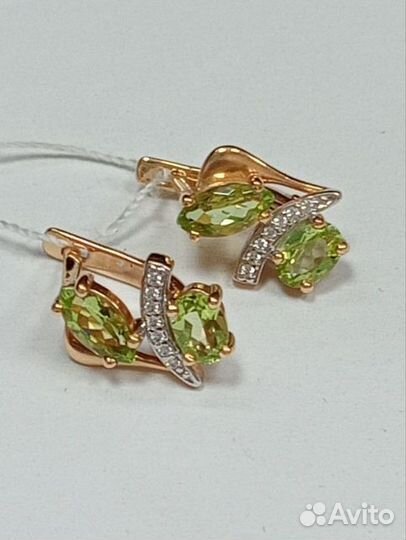 Серьги с синтетическим камнем Золото