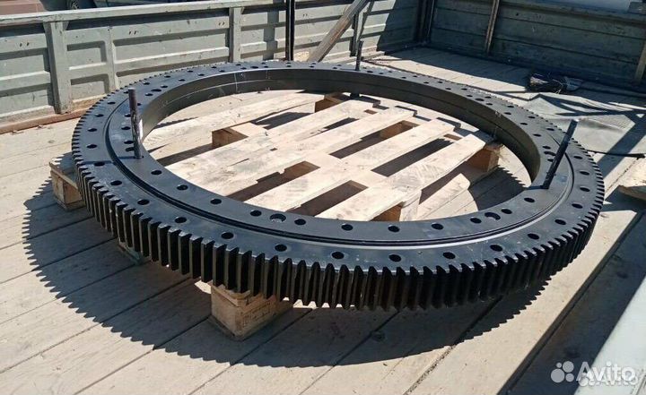 Опорно-поворотное опу устройство автокрана