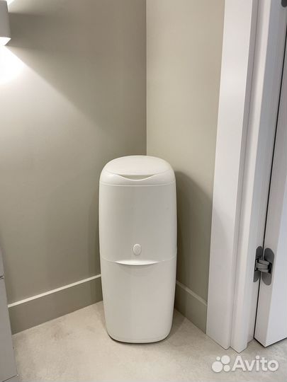 Продам Накопитель подгузников Angelcare DG7