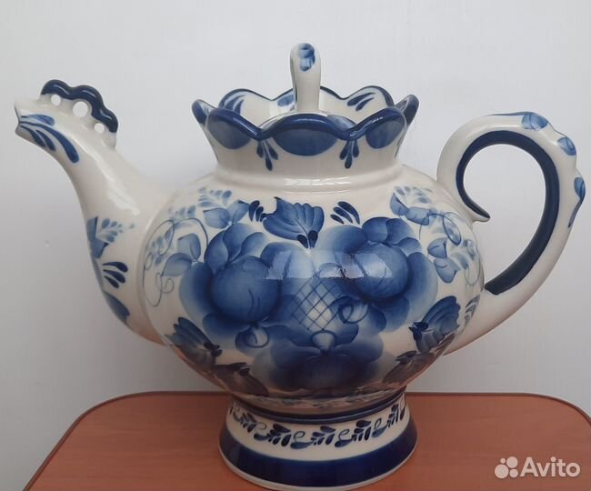 Чайник гжель