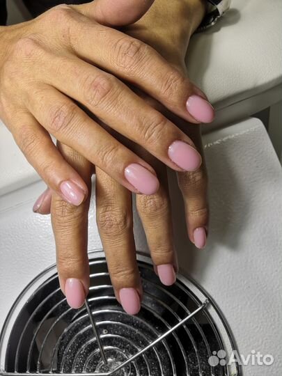 Модель на маникюр