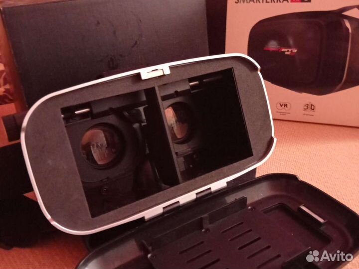 Очки виртуальной реальности для телефона
