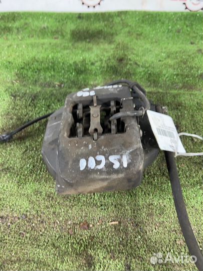 Суппорт тормозной задний правый Lexus Ls600H USF40