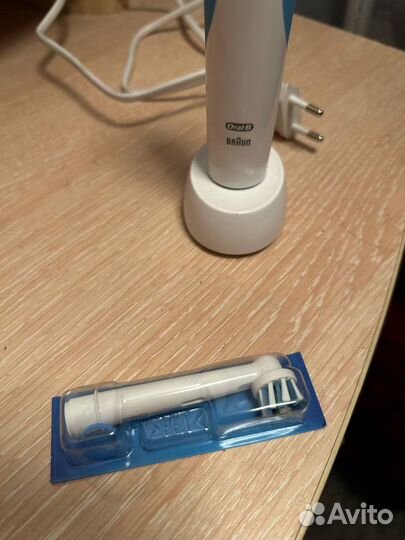 Продаю новую электрическую зубную щетку Oral-B