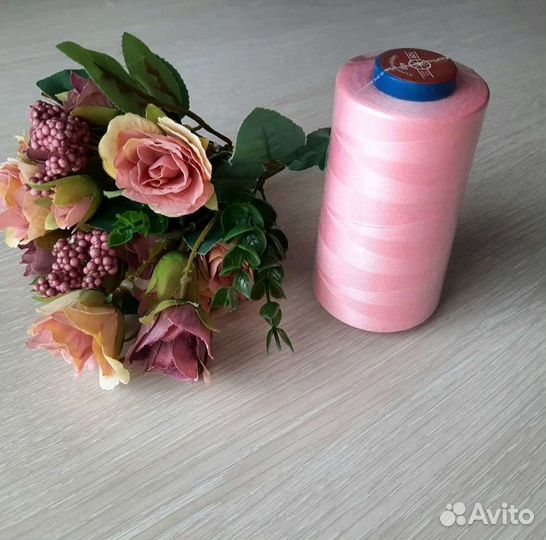 Нитки в бобинах Новые