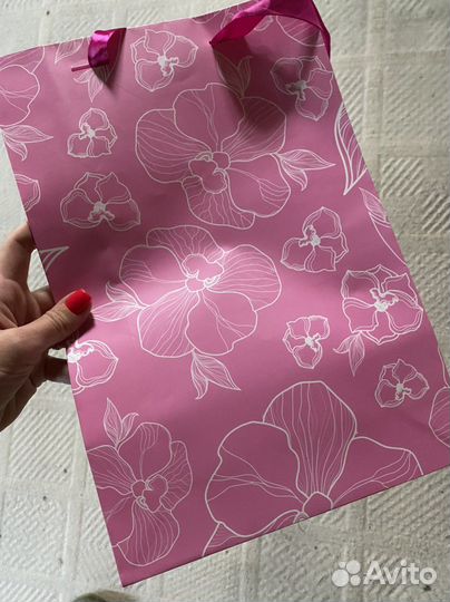 Пакеты подарочные, манекен для бижутерии, крючки