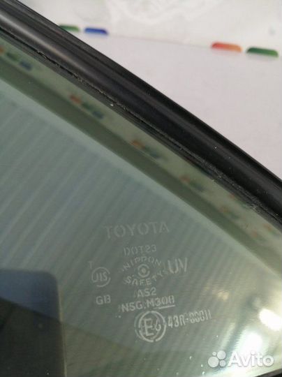 Форточка двери задняя левая Toyota Camry XV40