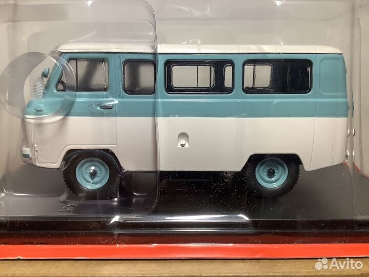 Модель автомобиля уаз-452В 1:24 Ашет