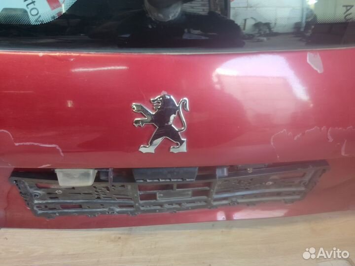 Крышка (дверь) багажника Peugeot 206