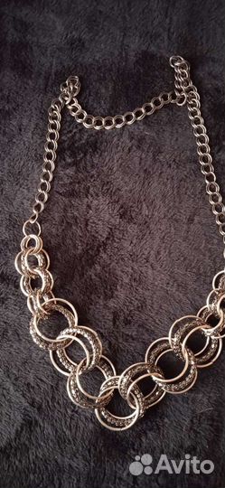 Колье,бусы, ожерелья. Стразы