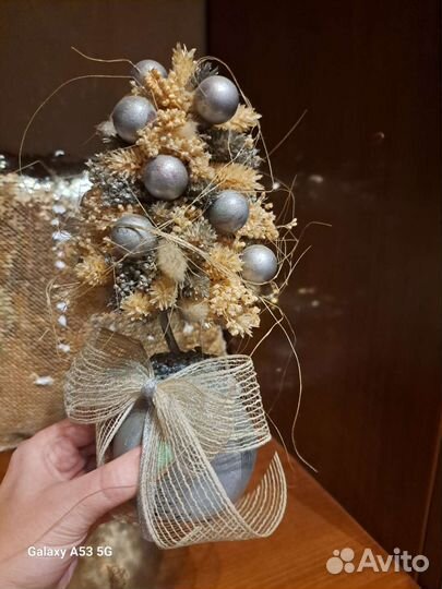 Деревце из сухоцветов