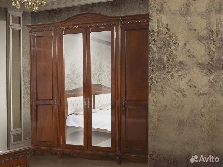 Шкаф 4х дверный с зеркалом 