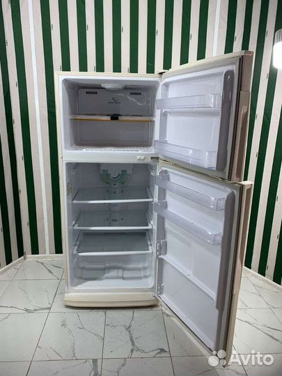 Холодильник бу с гарантией широкий Самсунг бежевый