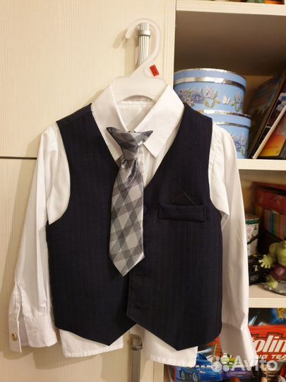 Костюм тройка