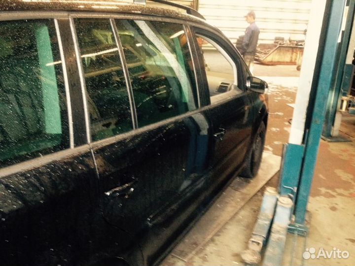 Разбор на запчасти Volkswagen Touran