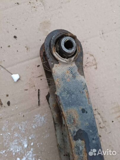 Задний поперечный рычаг Mitsubishi lancer X