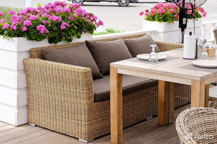 Диван для сада