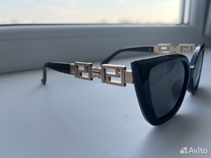 Очки солцезащитные