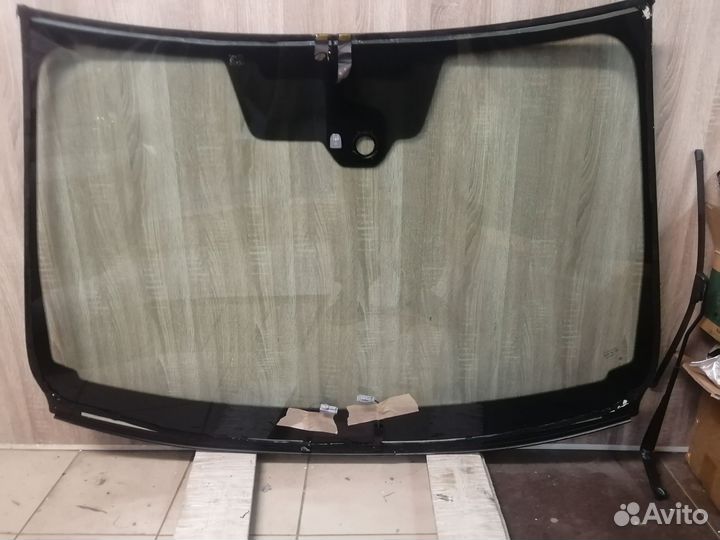 Лобовое стекло Ниссан Кашкай 2
