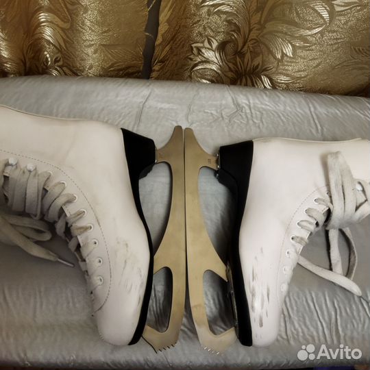 Коньки фигурные 38 размер