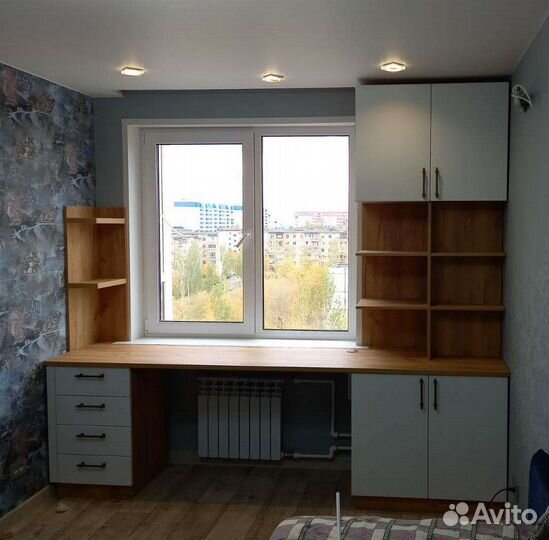 Столы для учебы под окно