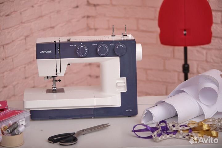 Швейная машина Janome 1522 BL Синий / 25 операций