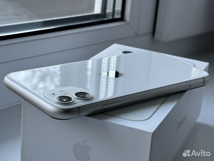 iPhone 11, 64 ГБ