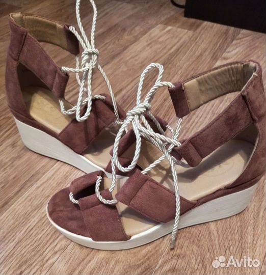 Босоножки женские на платформе