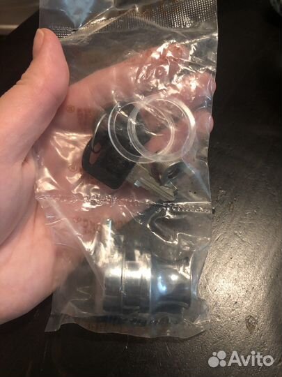 Замок-ручка для стеклянной двери