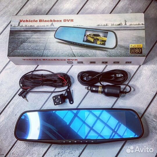 Зеркало видеорегистратор с камерой заднего вида