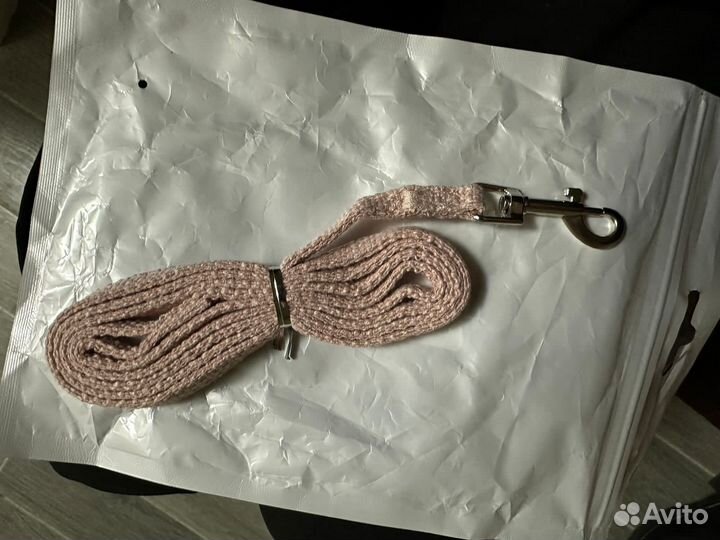 Шлейка для маленьких и средних собак с поводком