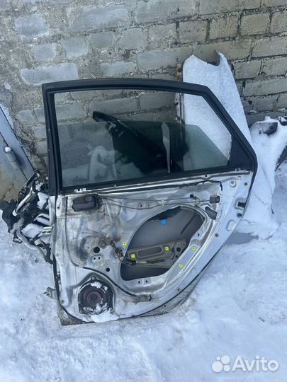 Дверь задняя правая Toyota Avensis 1 T22