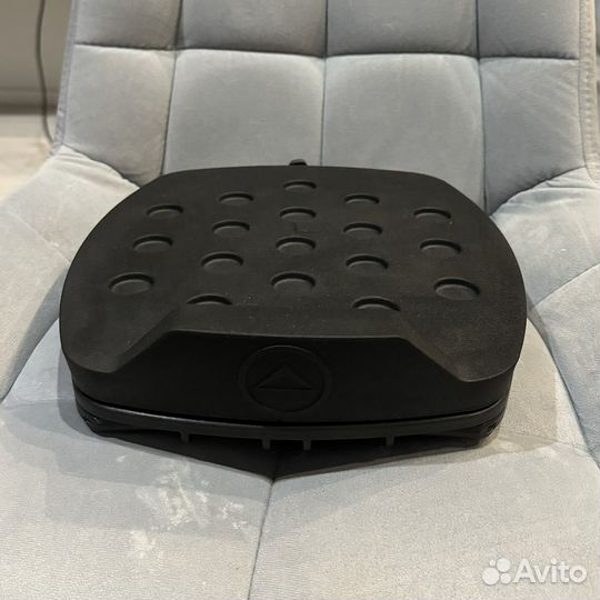 Подставка наклонная для студийных мониторов (пара)