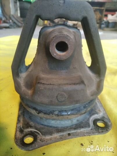 Опора подушка двигателя